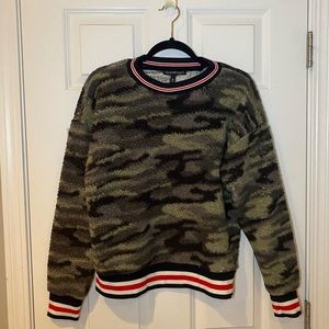 Derek Heart Fuzzy Camouflage Crewneck